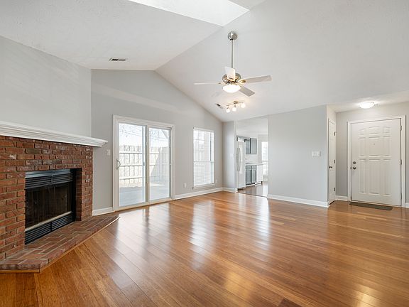 3rd image of 9550 Colony Pointe East Dr