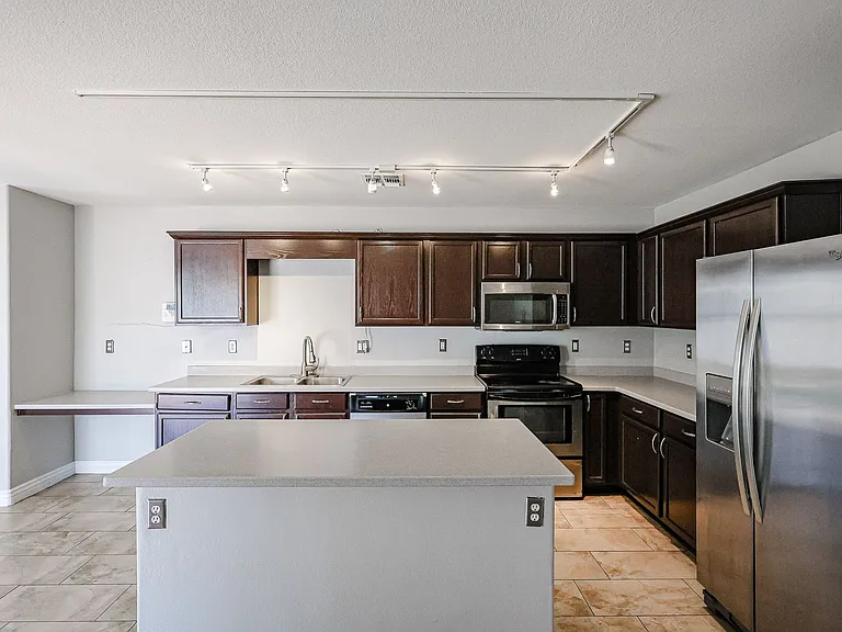 3385 E Longhorn Dr — Photo 33