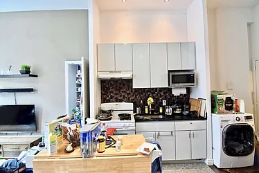 Rented by Safdie Realty Group