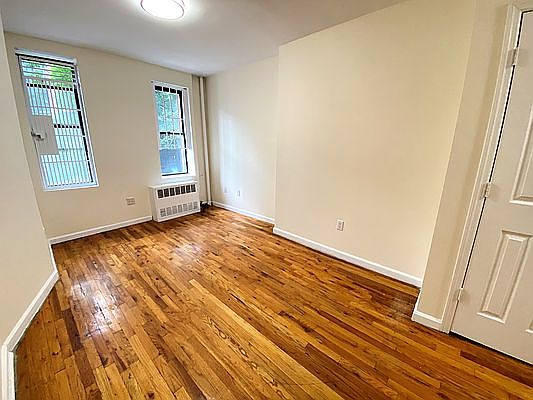 1st image of 324 E 6th St APT 2