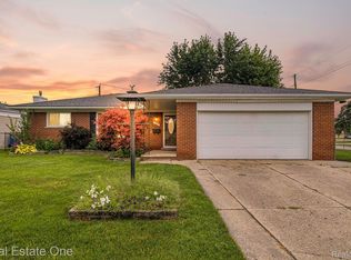 13855 Murthum Ave, Warren, MI 48088