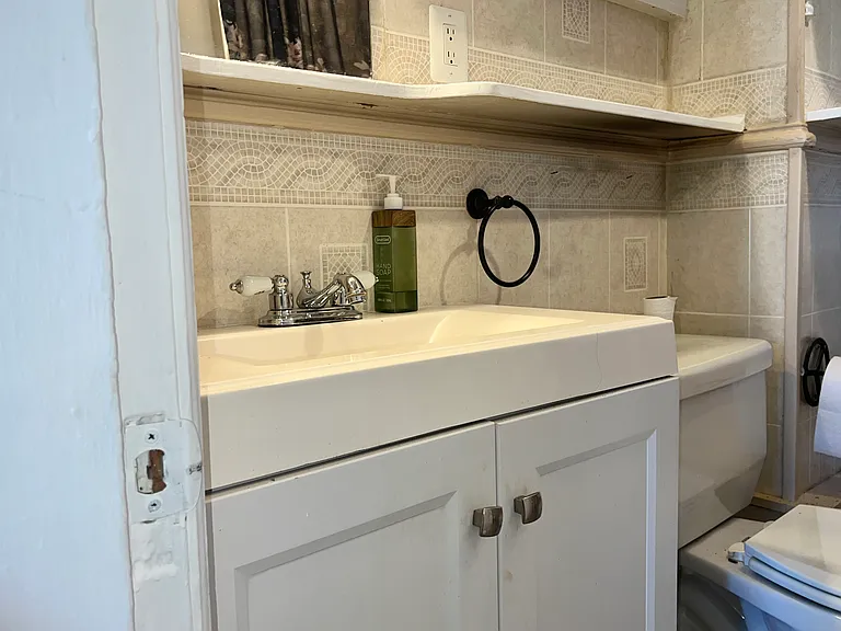 13 Kenyon St #2 — Photo 8