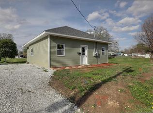 143 E Clinton St, Rushville, IL