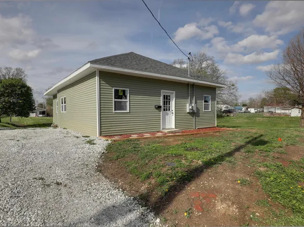 143 E Clinton St, Rushville, IL 62681