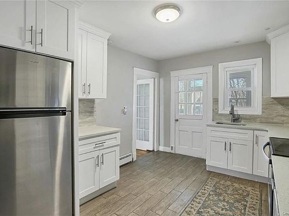 5th image of 19 Walnut Ave #1