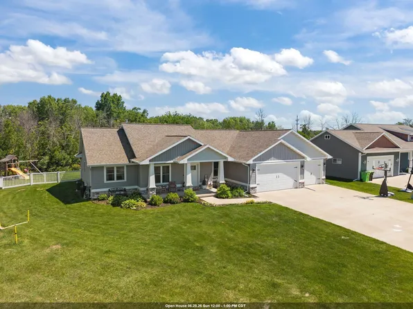 N8231 Big Lake Ct, Sherwood, WI 54169