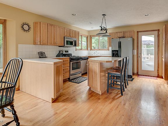 5th image of 6034 Birds Nest Ln