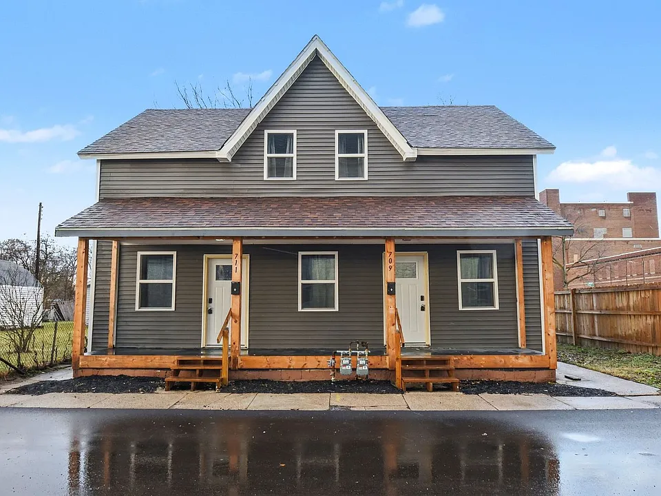 709 Napier St #1