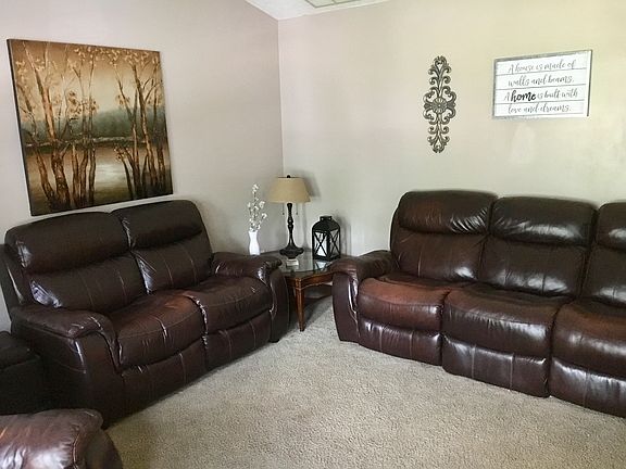 3rd image of 2900 Karen Ln