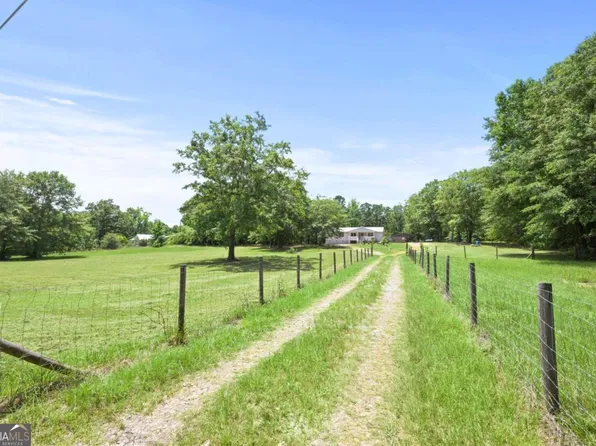 237 Midway Rd, Barnesville, GA 30204