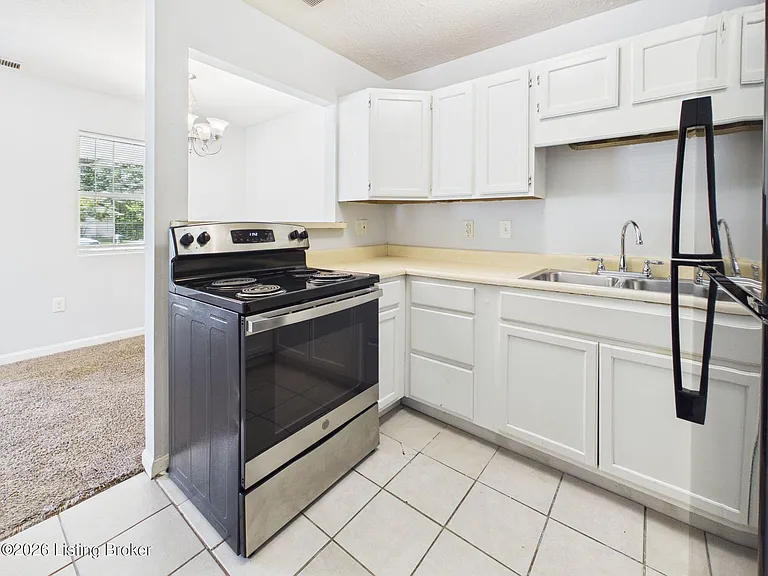 3831 Horne Ave #B — Photo 6
