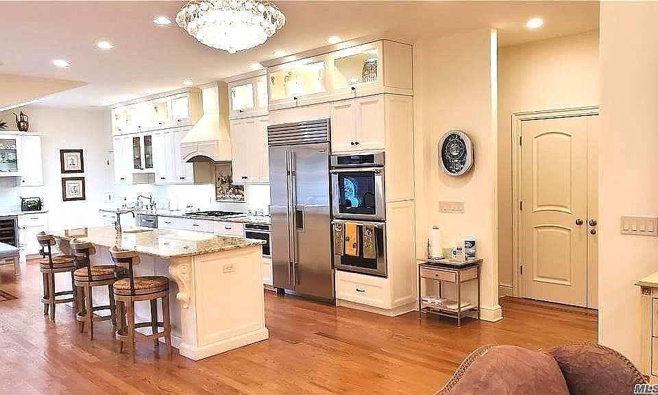 1st image of 209 Gosling Hill Dr