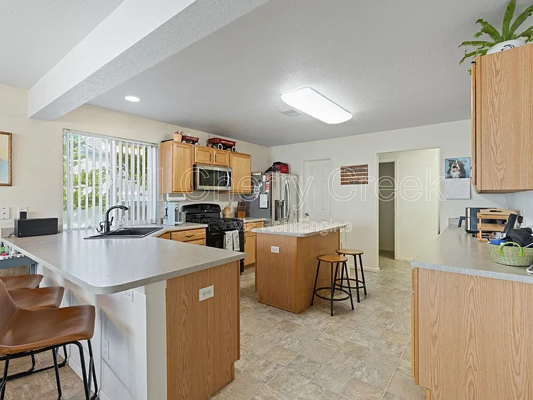 19519 E 50th Dr — Photo 10