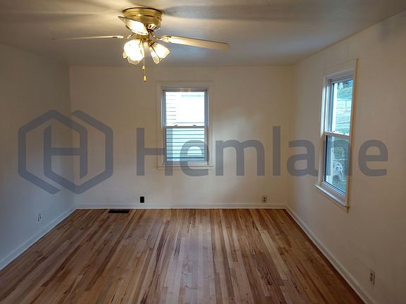 3rd image of 701 E Columbia Ave
