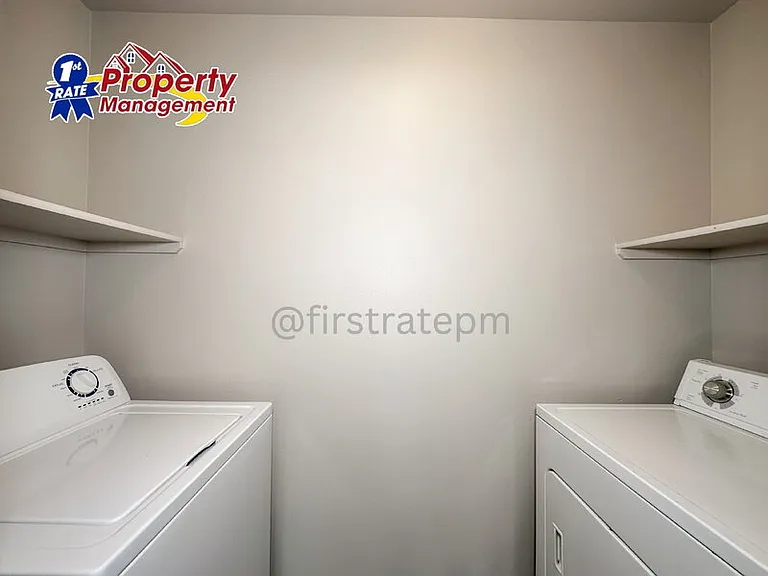 5843 W Clearview Ln #202 — Photo 16
