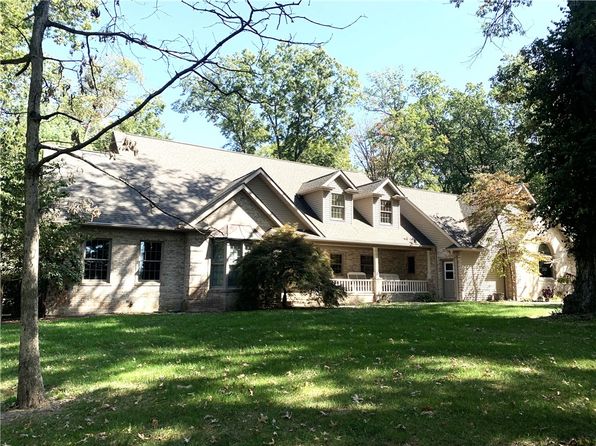 1300 S Shumway St, Taylorville, IL 62568