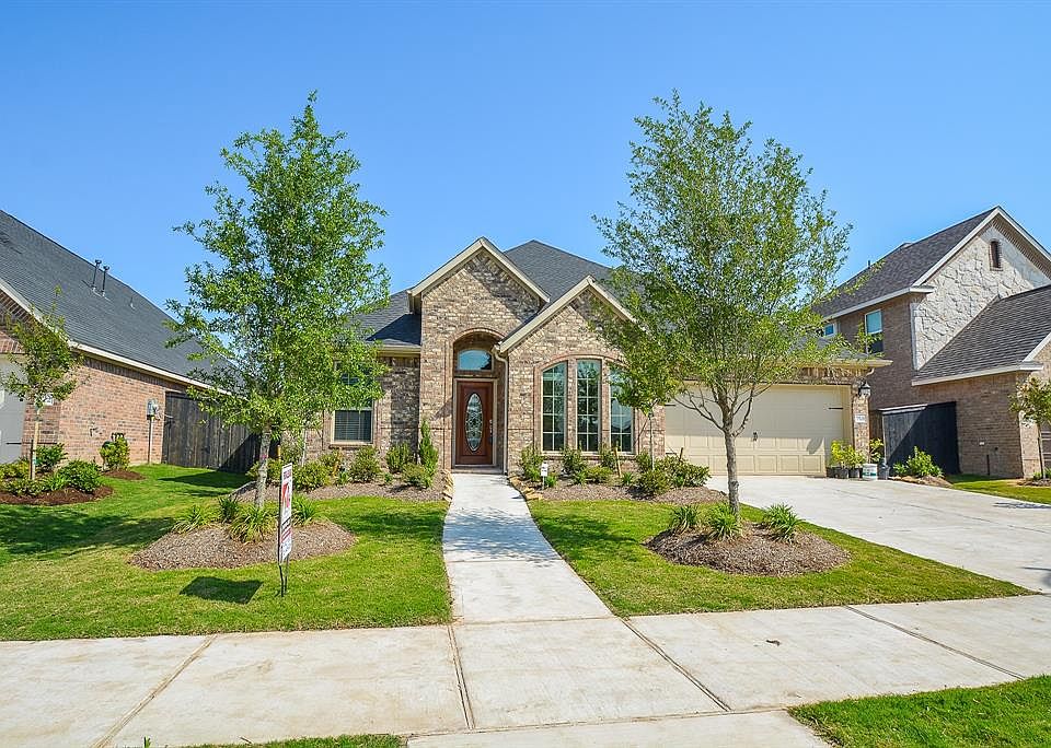 1st image of 926 Marigold Park Pl
