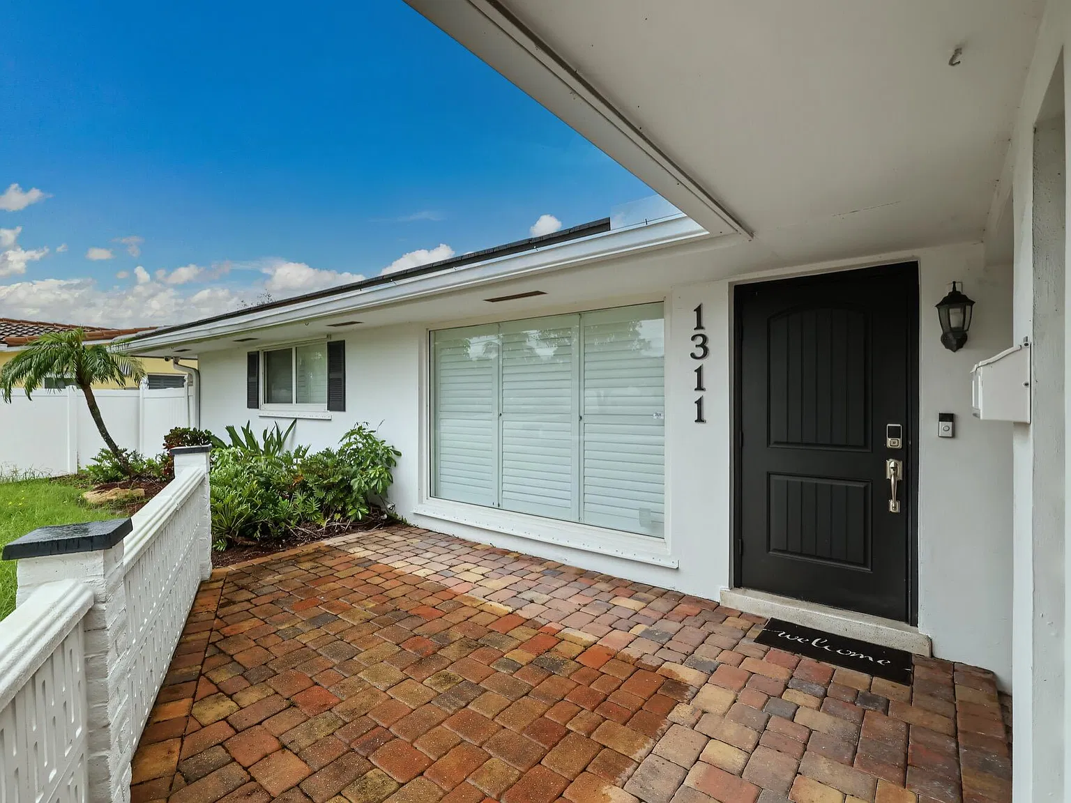 3 bed, 2.0 bath, 2177 sqft, $10,000 — Photo 4