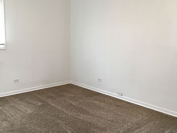 5th image of 440 N Roberts Dr APT 1F