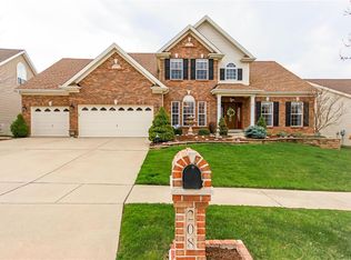 208 Hawthorn Meadows Ct, O'Fallon, MO