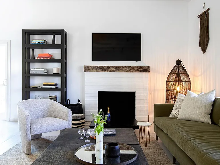 10 Sentry Hill Rd #1 — Photo 2