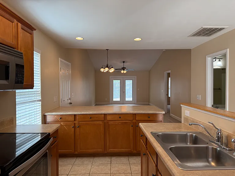 235 Tamarack Dr — Photo 8