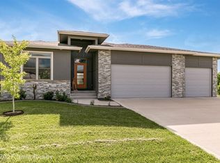 2310 SE Florence Dr, Waukee, IA 50263