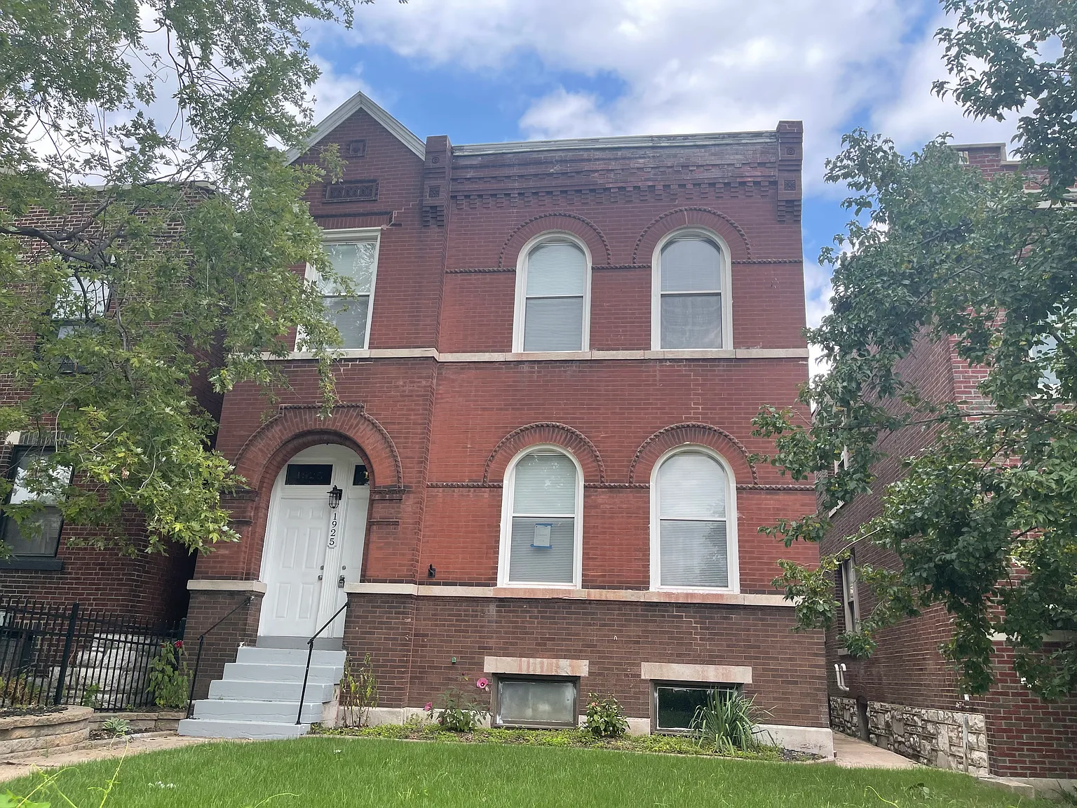 1925 Ann Ave — Photo 1