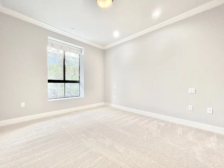 10270 Almayo Ave — Photo 11
