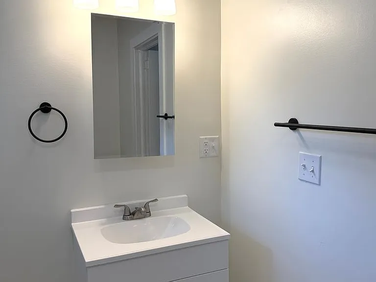 211 Dennis St — Photo 17