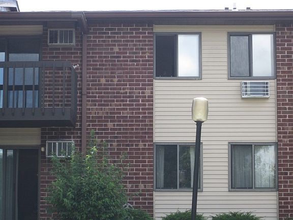 3rd image of 816 S Park Ave APT 2A