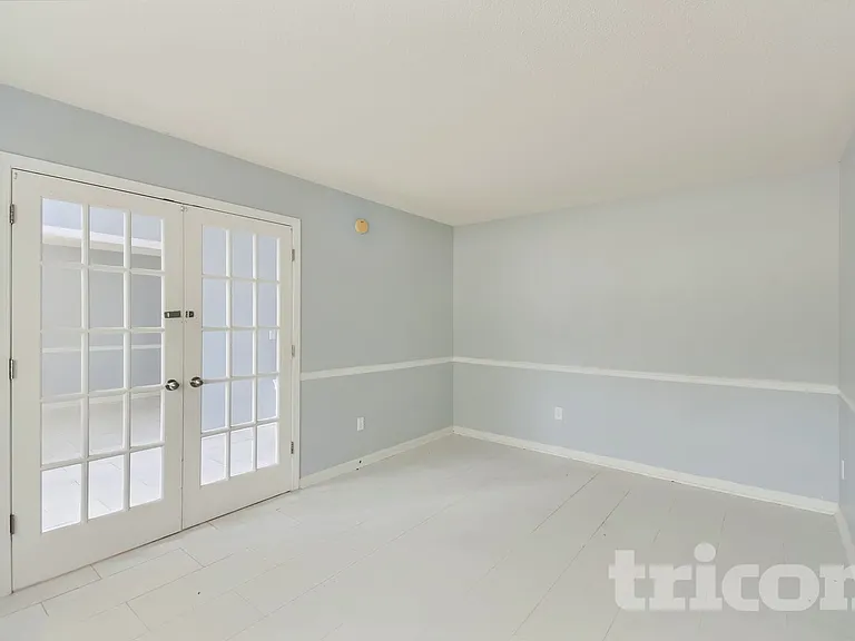 904 Ambeau Cir — Photo 23