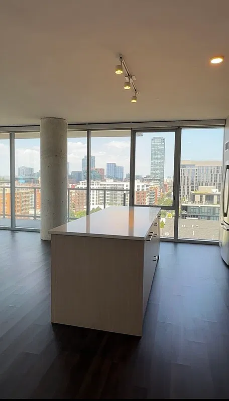 2 bed, 2.0 bath, 1060 sqft, $4,210 — Photo 4
