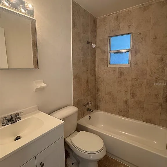 930 Emerald Dr — Photo 10