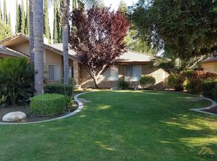 8809 Bridlewood Ln, Bakersfield, CA 93311