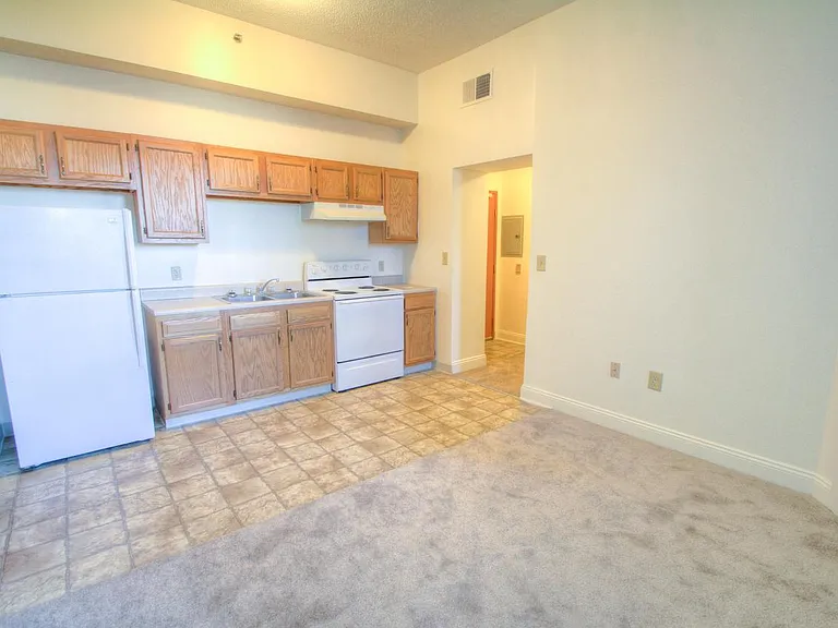 921 William H Taft Rd — Photo 3