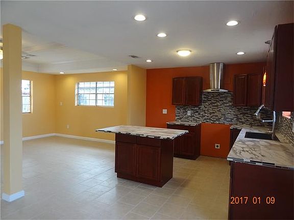 2nd image of 2708 Williamsburg Dr