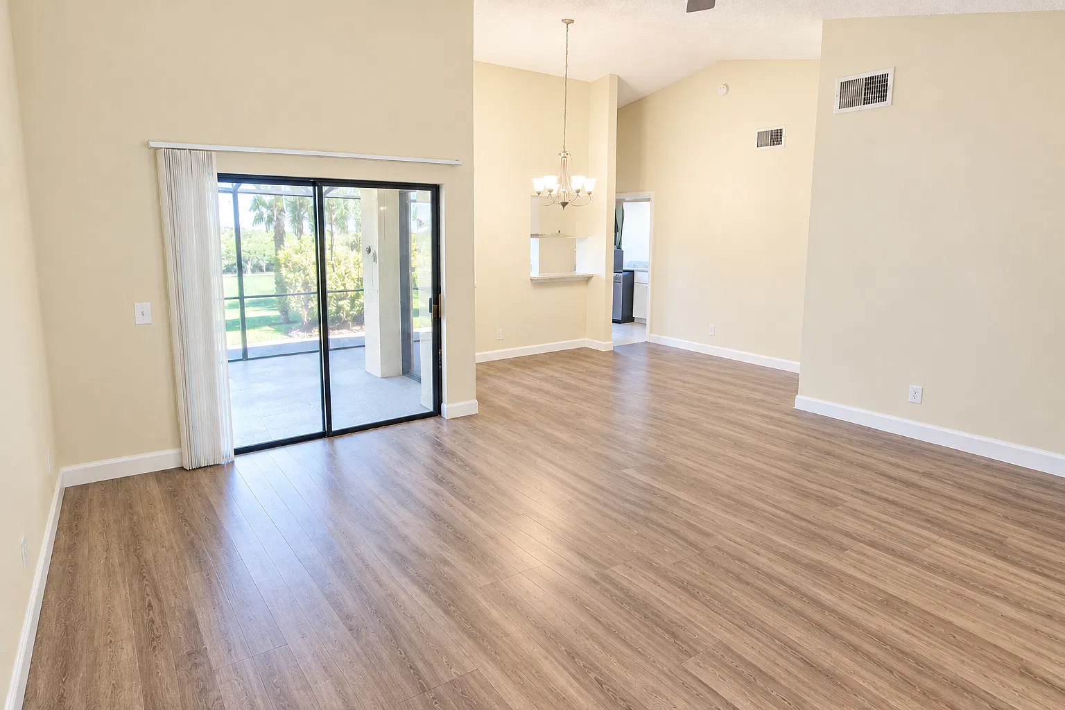 3 bed, 1314 sqft, $2,495 — Photo 3