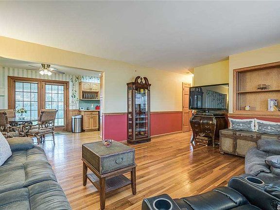 4th image of 15 Moore Pl