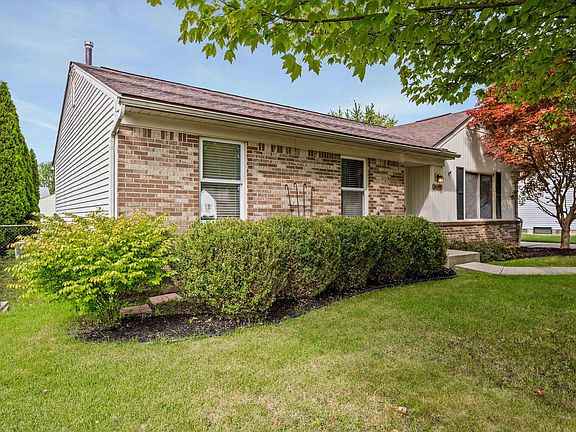 2nd image of 16395 Sudbury Ct