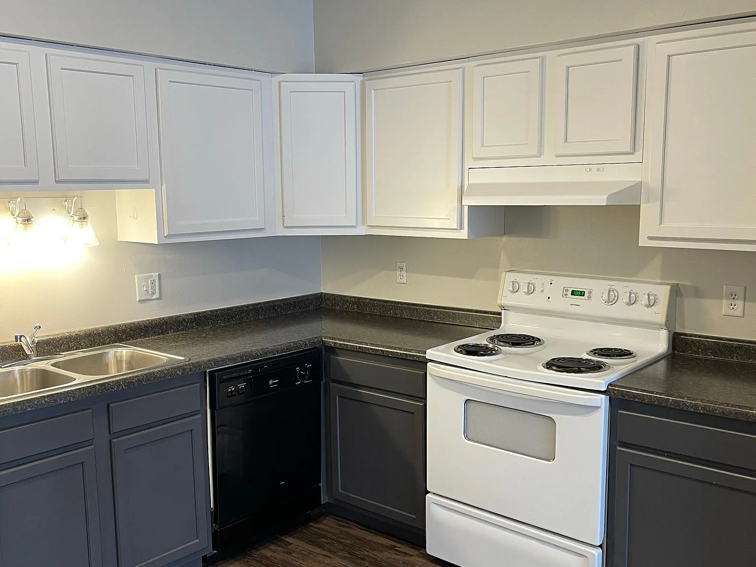 3 bed, $1,602 — Photo 3