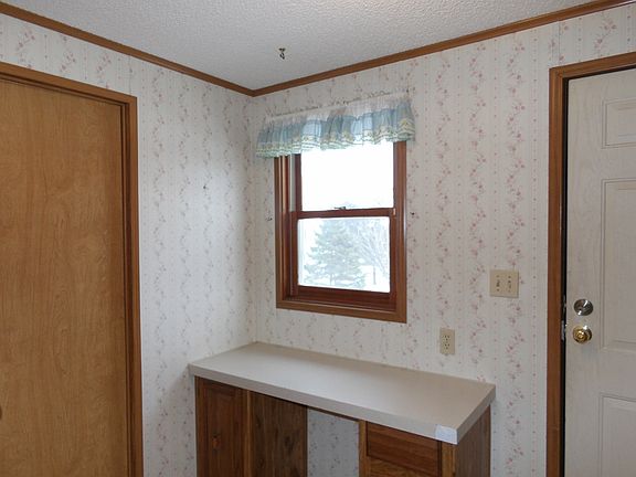3rd image of 21201 Capital Ave NE