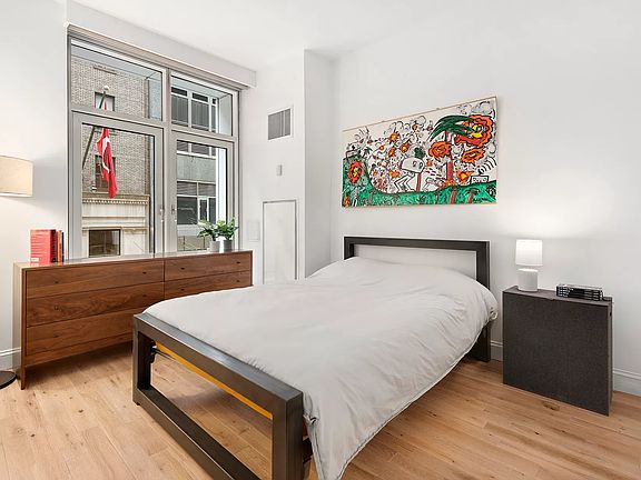 5th image of 5 E 44th St #3A