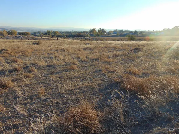 Alder Rd, Vale, OR 97918