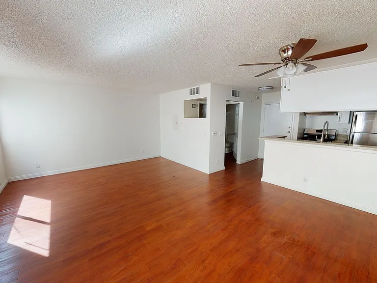 Regency Detroit Apartments — Photo 7