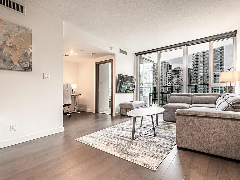 68 Smithe St #1121 — Photo 7