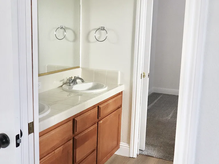 368 W Vermont Ave — Photo 11