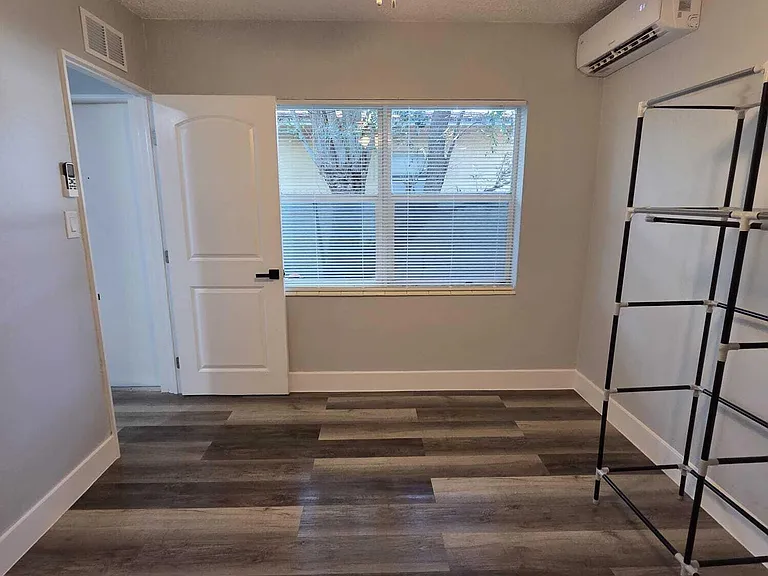 1501 N Andrews Ave — Photo 3