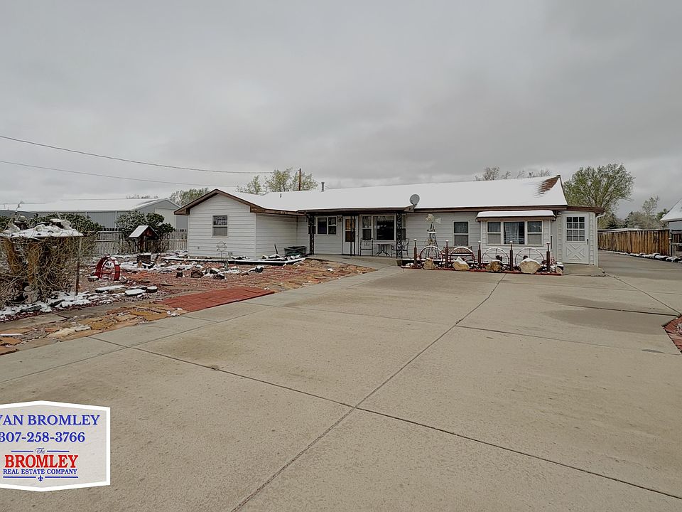 1st image of 2070 River Meadows Rd