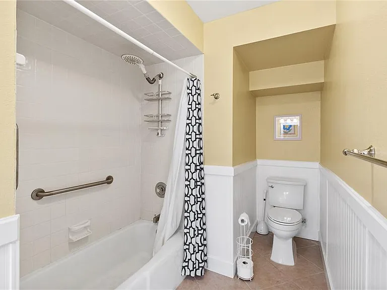 7860 Holiday Dr — Photo 6